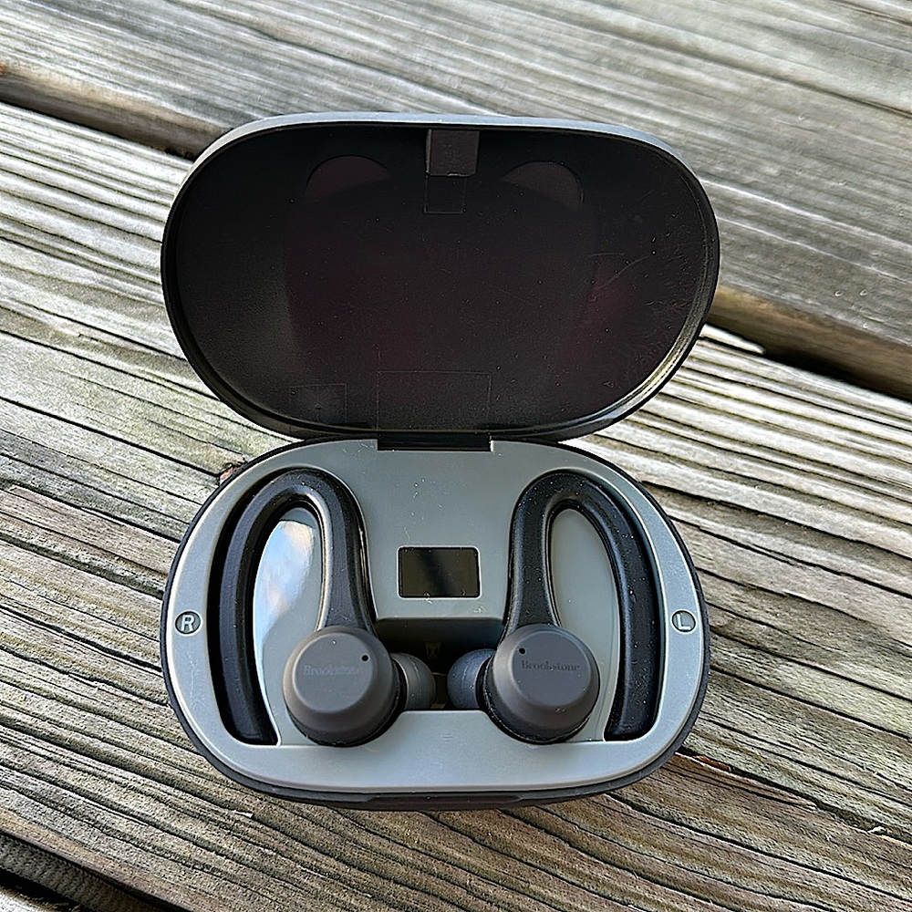 Brookstone BTWS43 Sport Harmony Wireless Earbuds